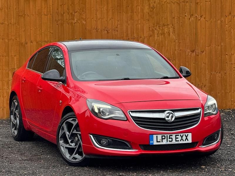 Used Vauxhall Insignia SRi 140 HP (102 kW) 2015 Red Hatchback