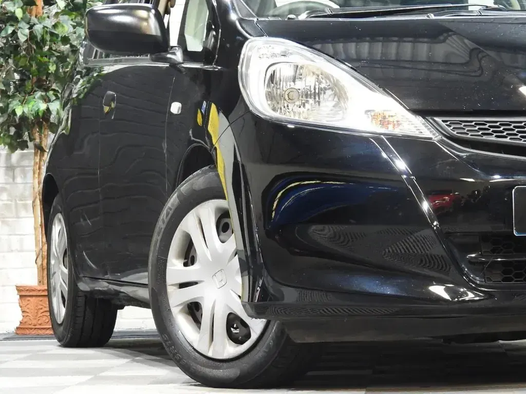 Used Honda Jazz S 90 HP (66 kW) 2012 Black Hatchback