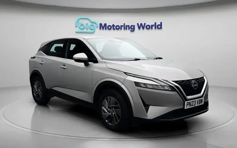 Used Nissan Qashqai Acenta Premium 140 HP (102 kW) 2023 Silver SUV