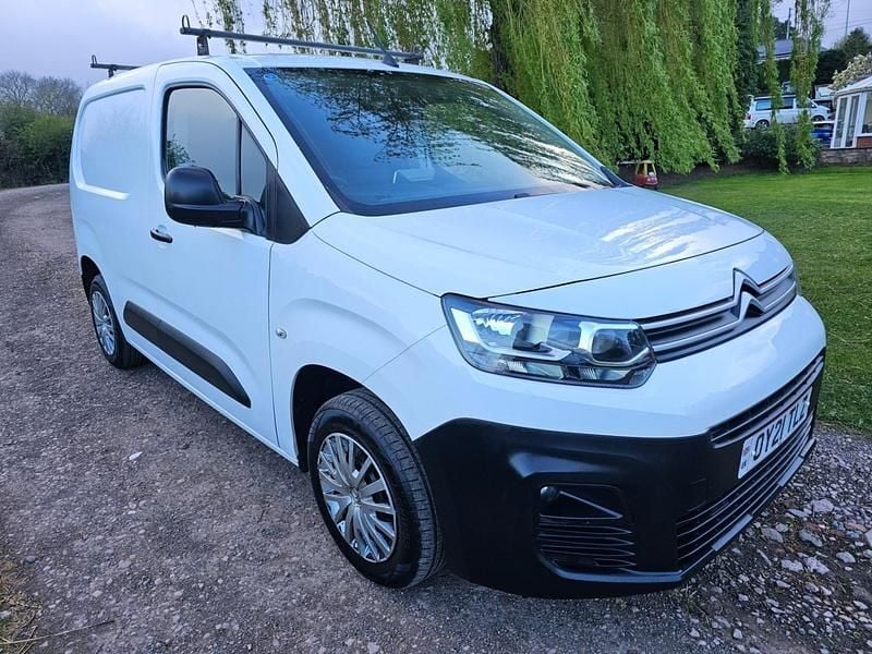 Used Citroën Berlingo 75 HP (55 kW) 2021 White MPV