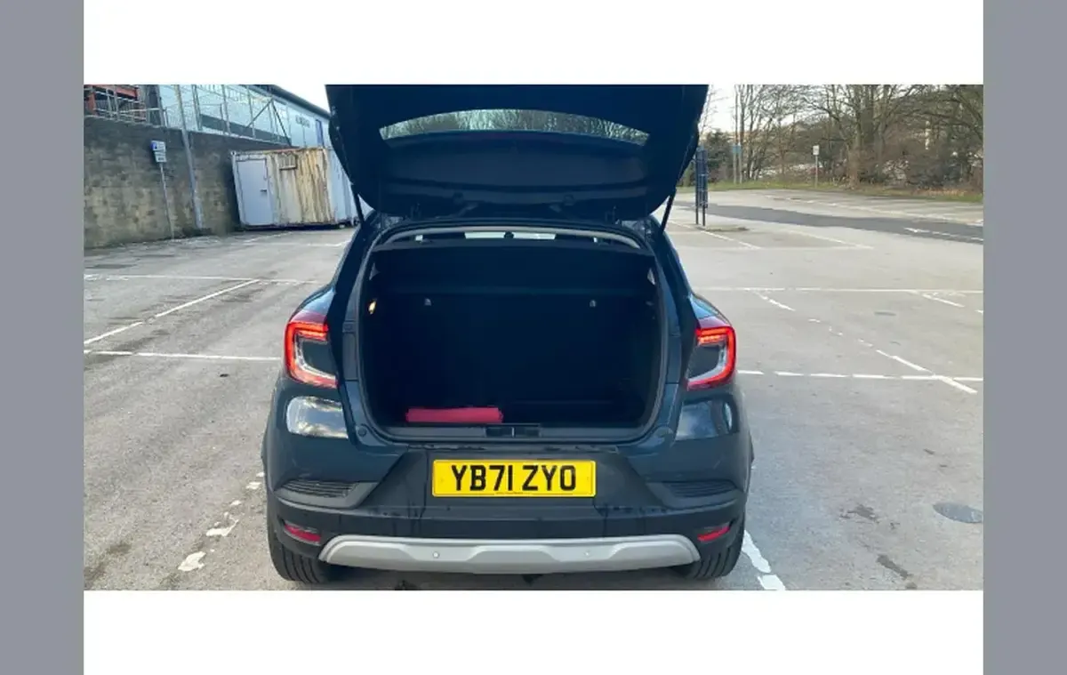 Used Renault Captur Iconic 91 HP (66 kW) 2022 Blue SUV