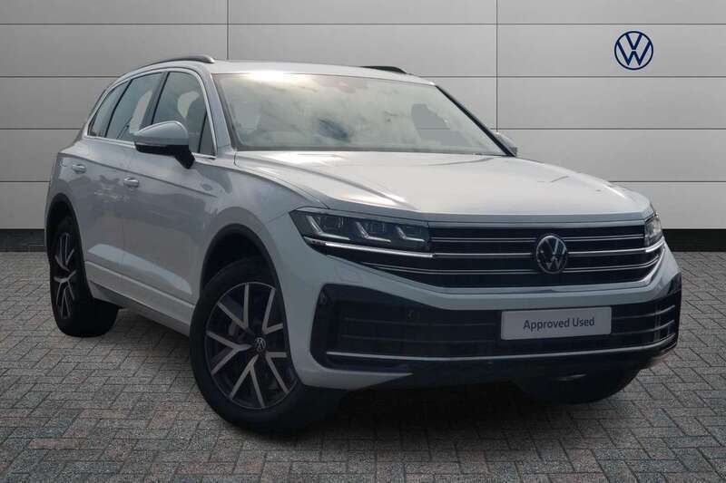 White Used 2024 VW Touareg Elegance SUV | £52,749 (Fair price) - Image 1/4