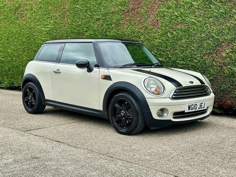 Pepper white Used 2010 Mini Cooper Hatch Hatchback | £1,695 (Fair price) - Image 1/4