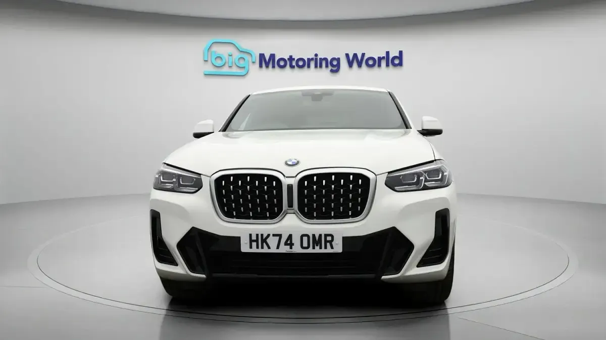 Używany BMW X4 M Sport 190 KM (139 kW) 2024 Biały SUV