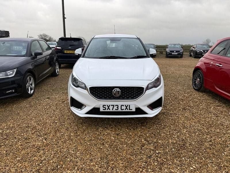 Used MG MG3 Exclusive 106 HP (77 kW) 2024 White Hatchback