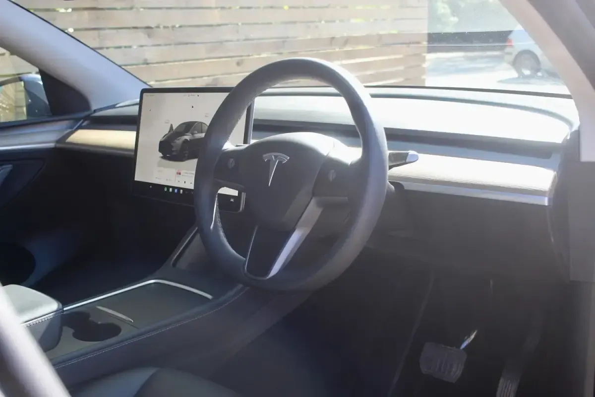Używany Tesla Model Y 250 kW (340 KM) 2022 Szary SUV