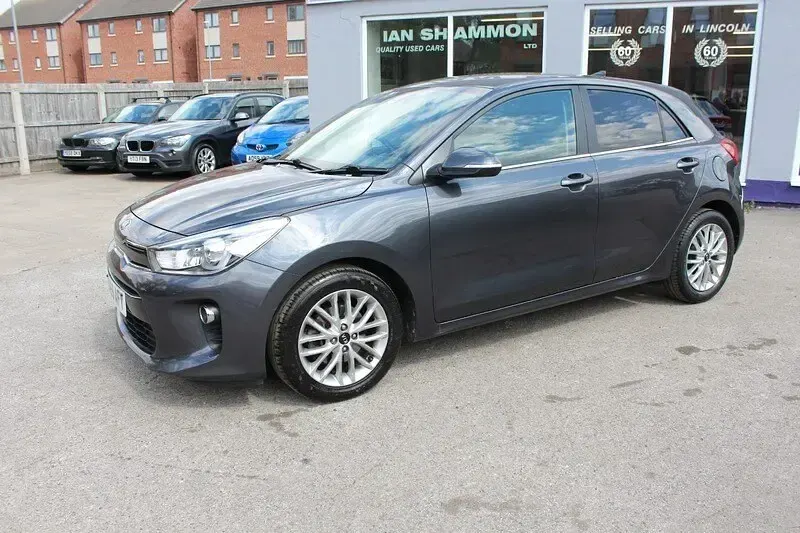 Used Kia Rio 99 HP (72 kW) 2020 Grey Hatchback