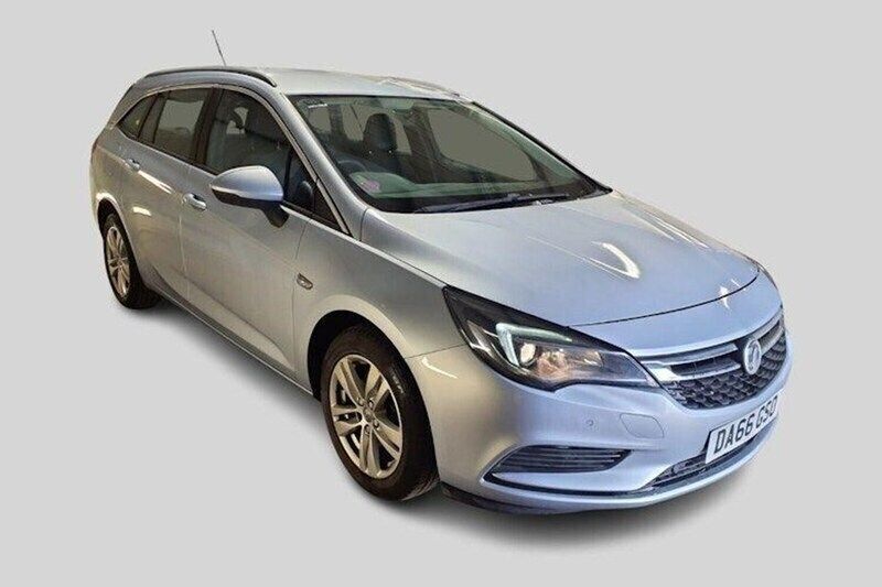 Silver Used 2016 Vauxhall Astra Design Edition Estate | £6,999 (A bit pricey) - Image 1/1
