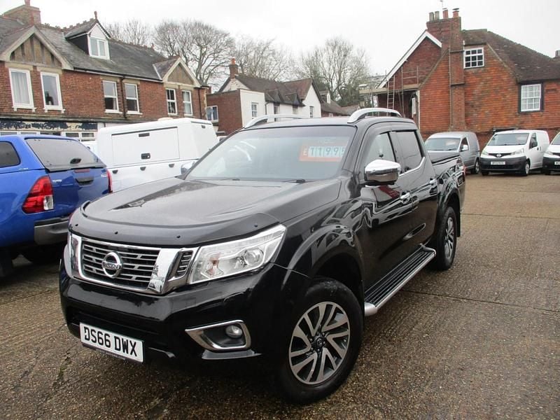 Used Nissan Navara Tekna 2016 Black Pickup