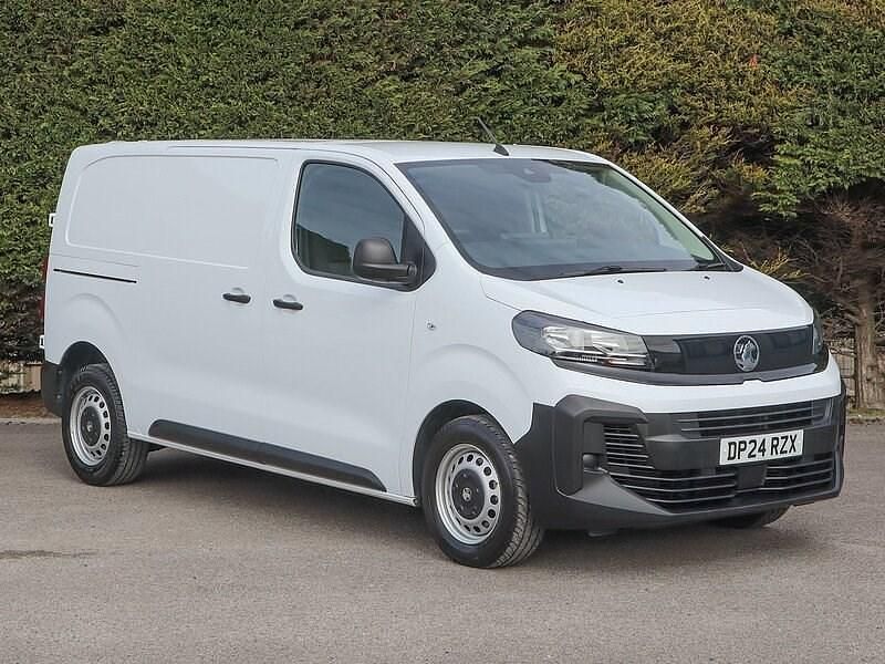 Used Vauxhall Vivaro 120 HP (88 kW) 2024 White MPV