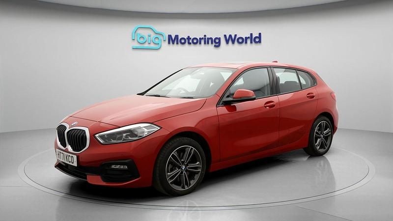 Used BMW 118 Sport Line 2021 Red Hatchback
