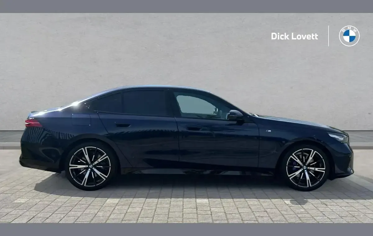 Used BMW 520 M Sport 205 HP (150 kW) 2024 Blue Sedan