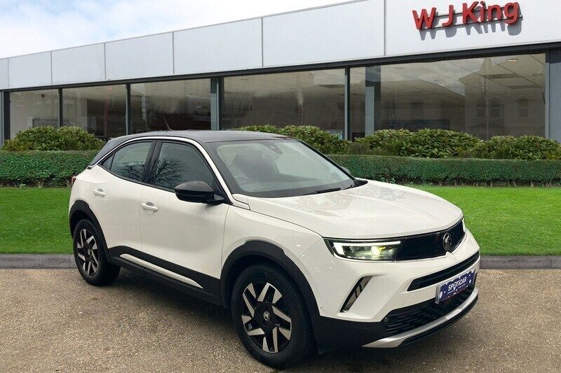 White Used 2021 Vauxhall Mokka Elite SUV | £19,395 (Expensive) - Image 1/3