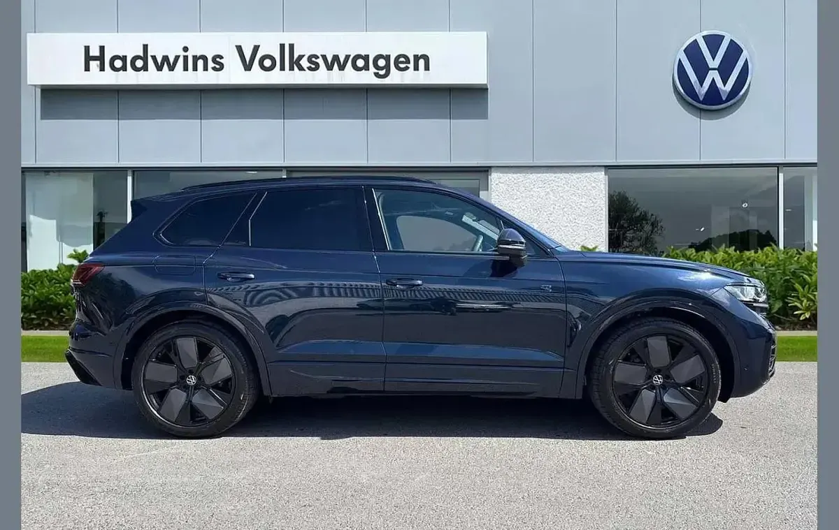 Used VW Touareg Edition 281 HP (206 kW) 2026 Blue SUV