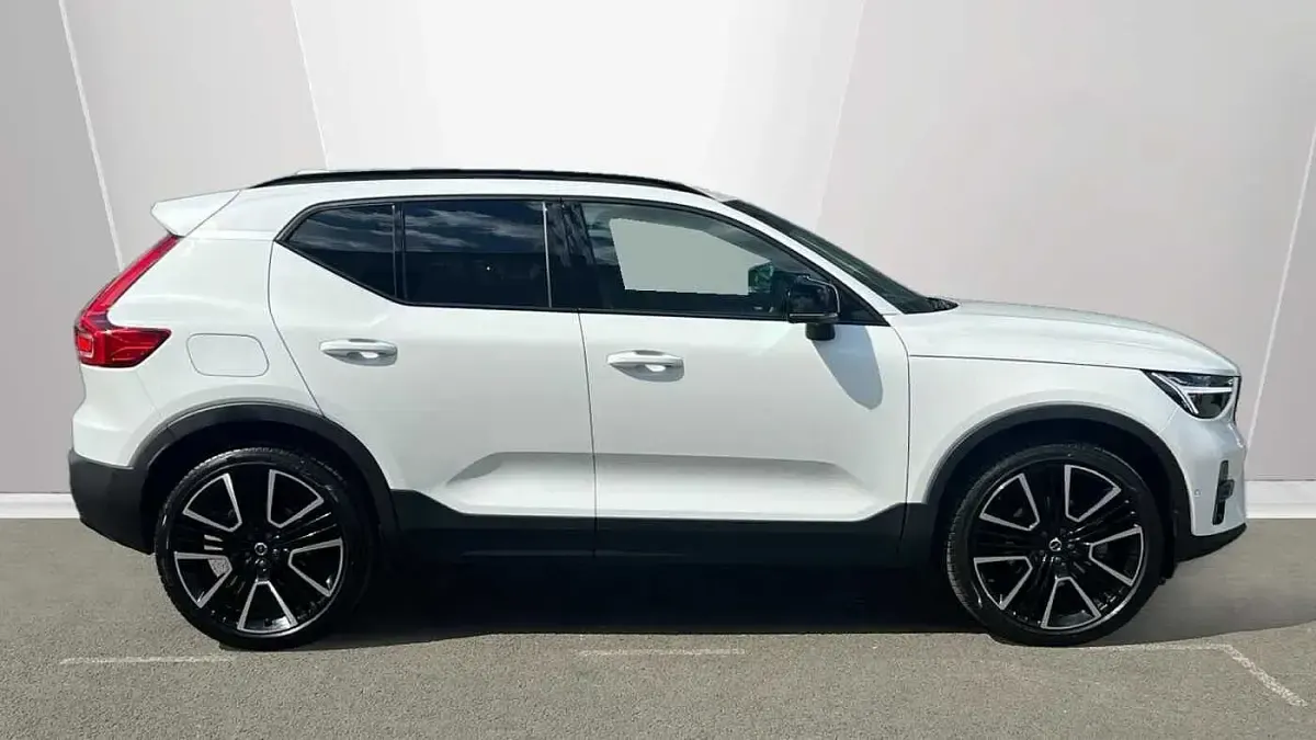 Used Volvo XC40 Ultra 161 HP (118 kW) 2025 White SUV