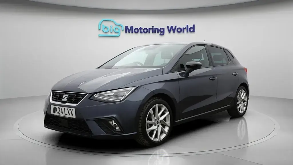Usado Seat Ibiza FR 115 HP (84 kW) 2024 Cinzento Citadino