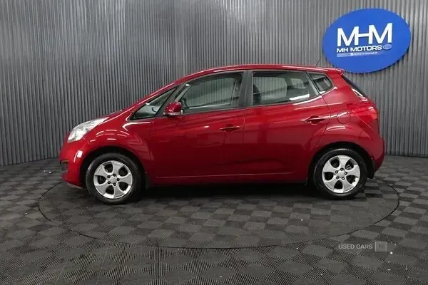 Used Kia Venga 90 HP (66 kW) 2014 Red Hatchback