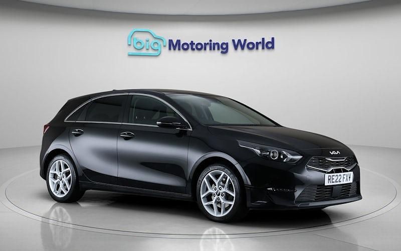 Used 2021 Kia Ceed 3 Hatchback | £14,200 (Fair price) - Image 1/4