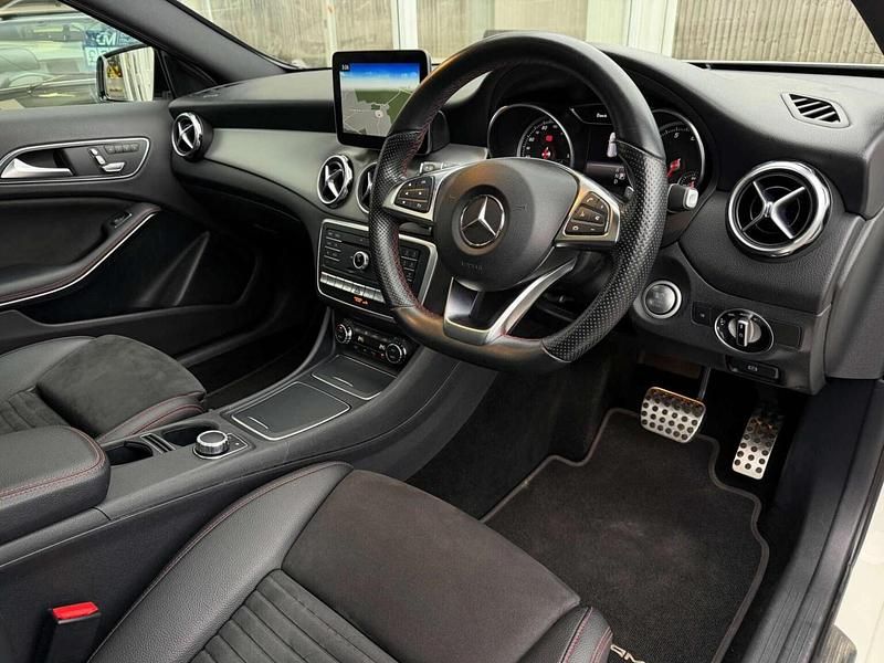 Used Mercedes GLA250 AMG line 211 HP (155 kW) 2018 White SUV