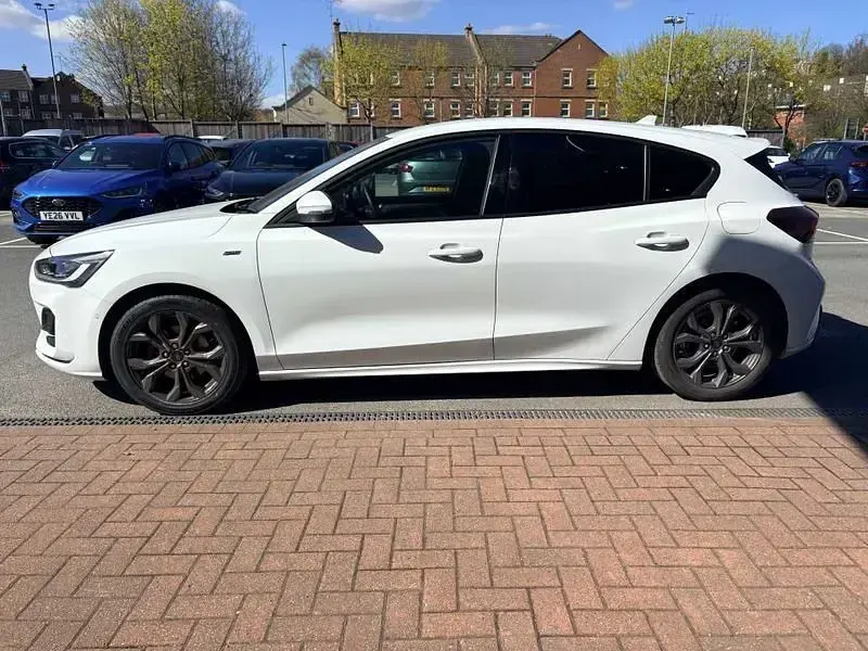 Usado Ford Focus ST-Line 2023 Blanco Utilitario