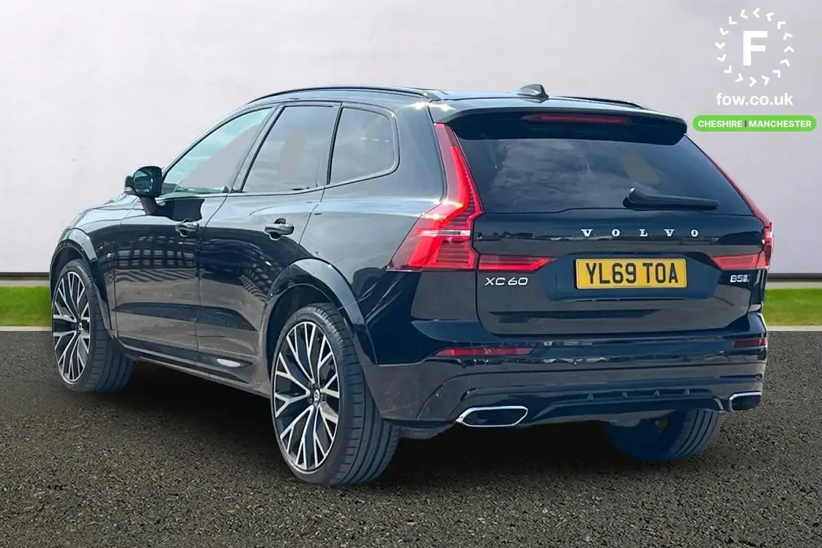 Used Volvo XC60 R-Design Pro 250 HP (183 kW) 2020 Black SUV