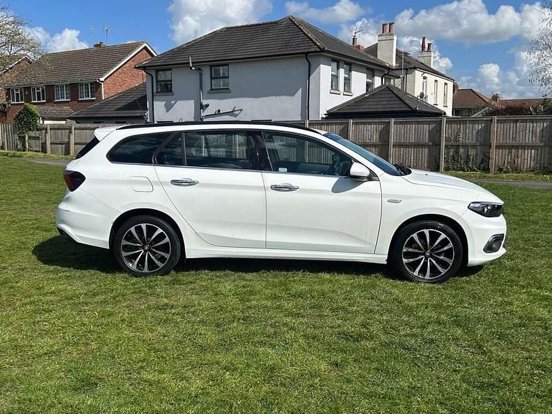 Used Fiat Tipo Lounge 2019 White Estate