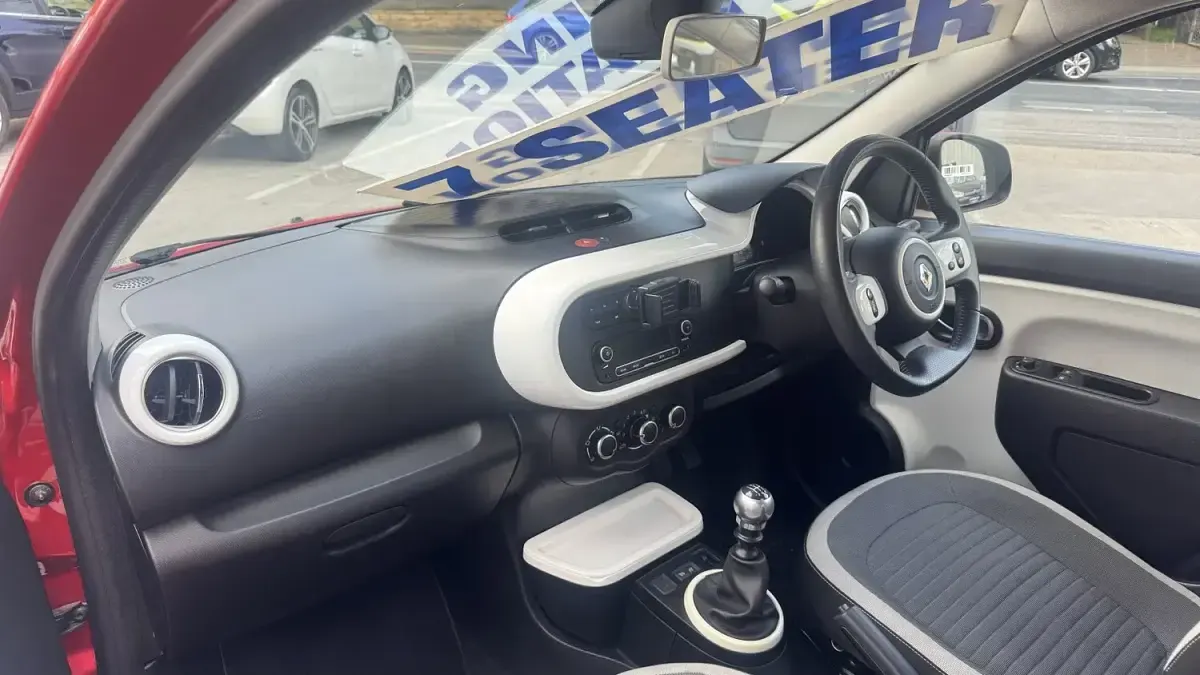 Używany Renault Twingo Dynamique 90 KM (66 kW) 2015 Czerwony Hatchback