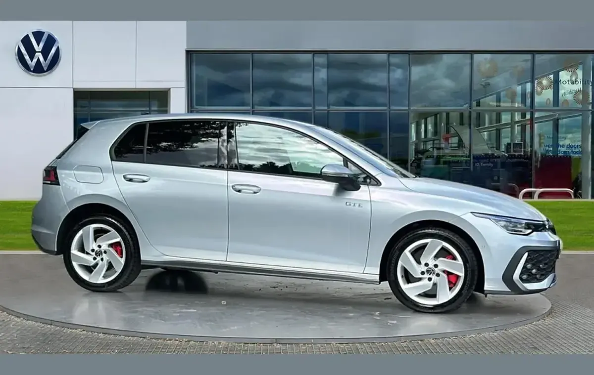 Used VW Golf VIII GTE 267 HP (196 kW) 2026 Silver Hatchback
