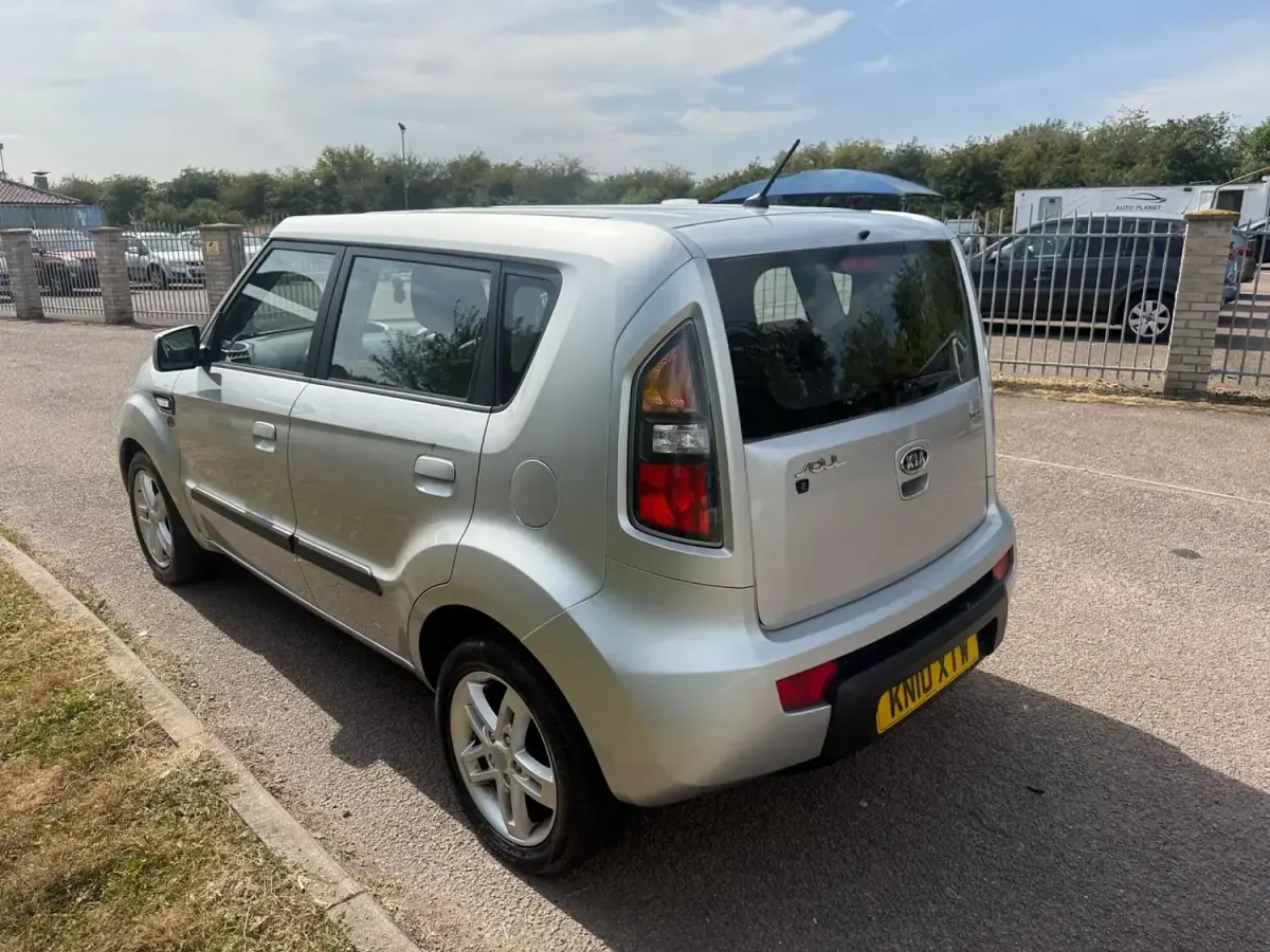 Used Kia Soul 126 HP (92 kW) 2010 Silver SUV