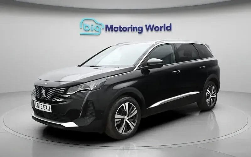 Second-hand Peugeot 5008 Allure+ 131 CP (96 kW) 2023 Negru SUV