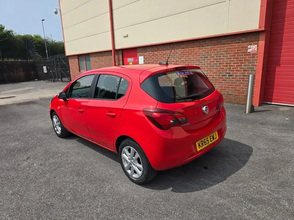 Used Vauxhall Corsa Design Edition 75 HP (55 kW) 2015 Red Hatchback