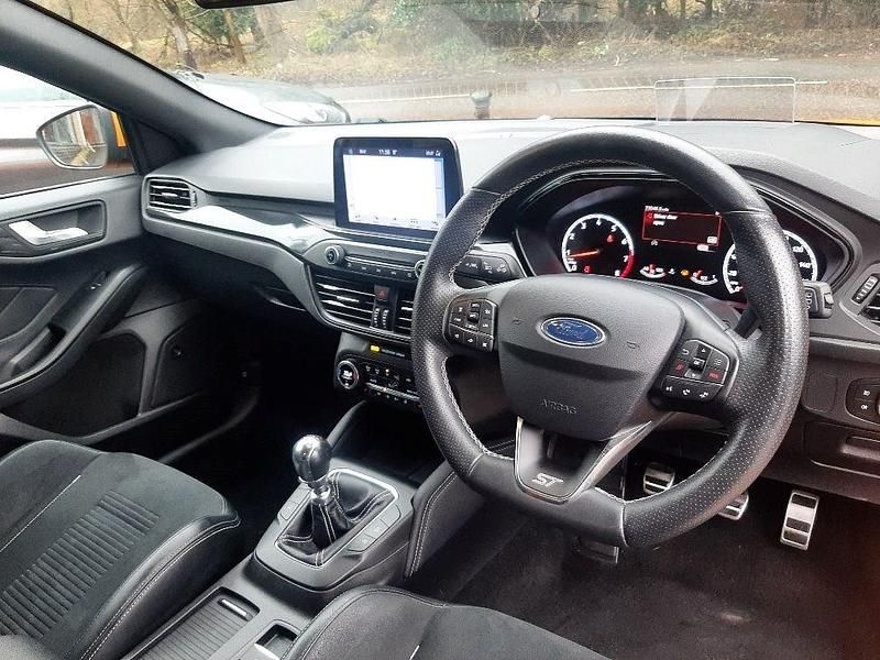 Used Ford Focus ST 280 HP (205 kW) 2019 Orange fury Hatchback