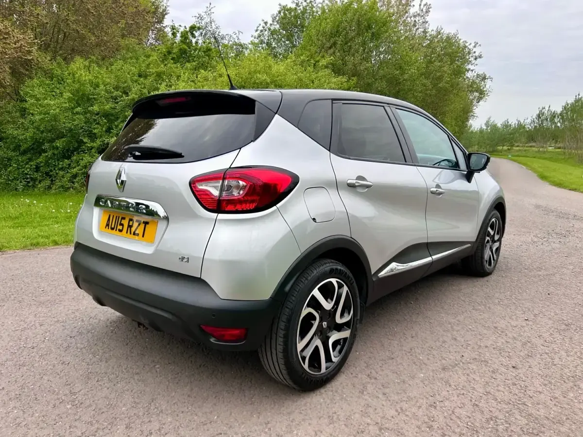 Second-hand Renault Captur Dynamique 90 CP (66 kW) 2015 Argintiu SUV