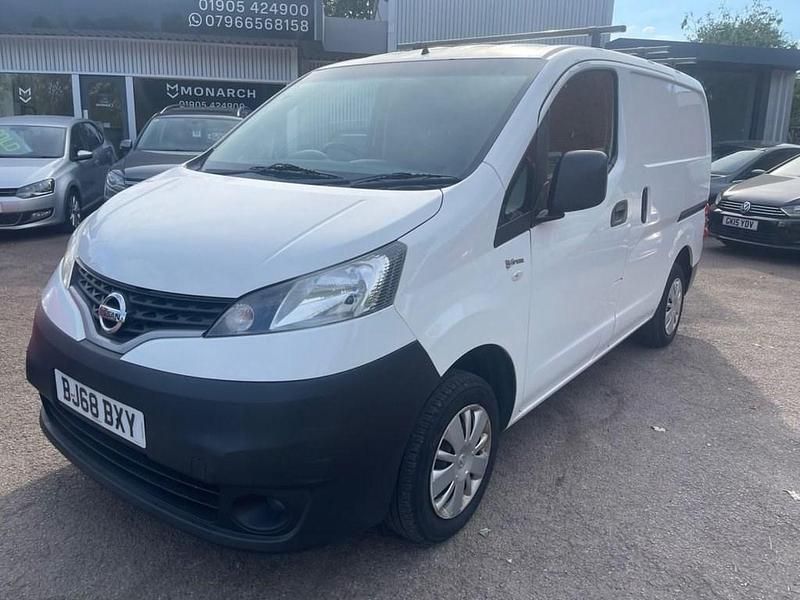 White Used 2018 Nissan NV200 Acenta Van | £7,980 (Fair price) - Image 1/4