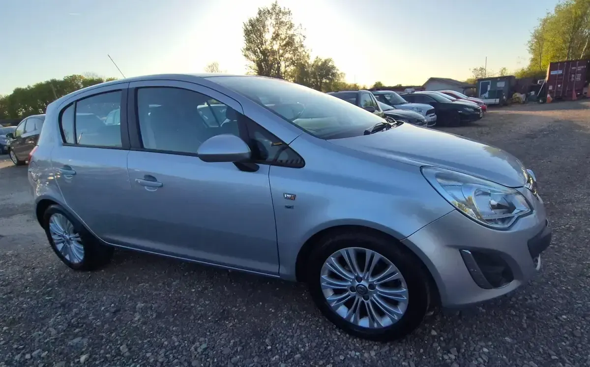 Used Vauxhall Corsa 90 HP (66 kW) 2013 Silver Hatchback