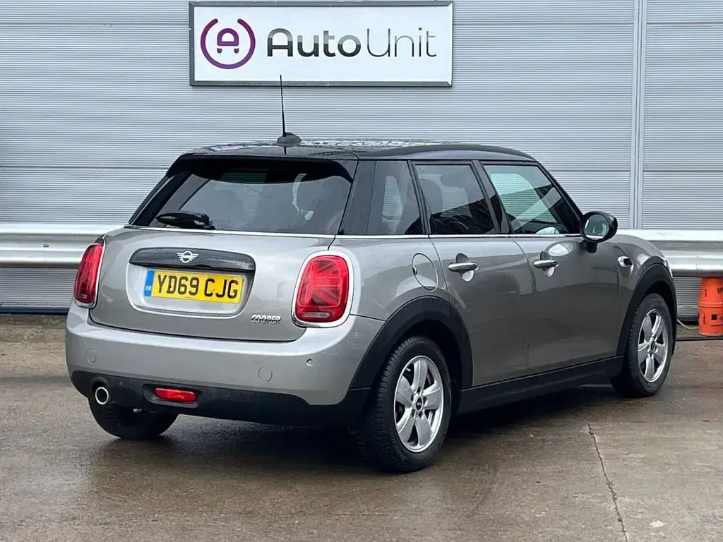 Used Mini Cooper Classic 136 HP (100 kW) 2020 Silver Hatchback