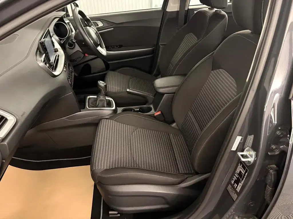 Used Kia Ceed 2023 Grey Hatchback