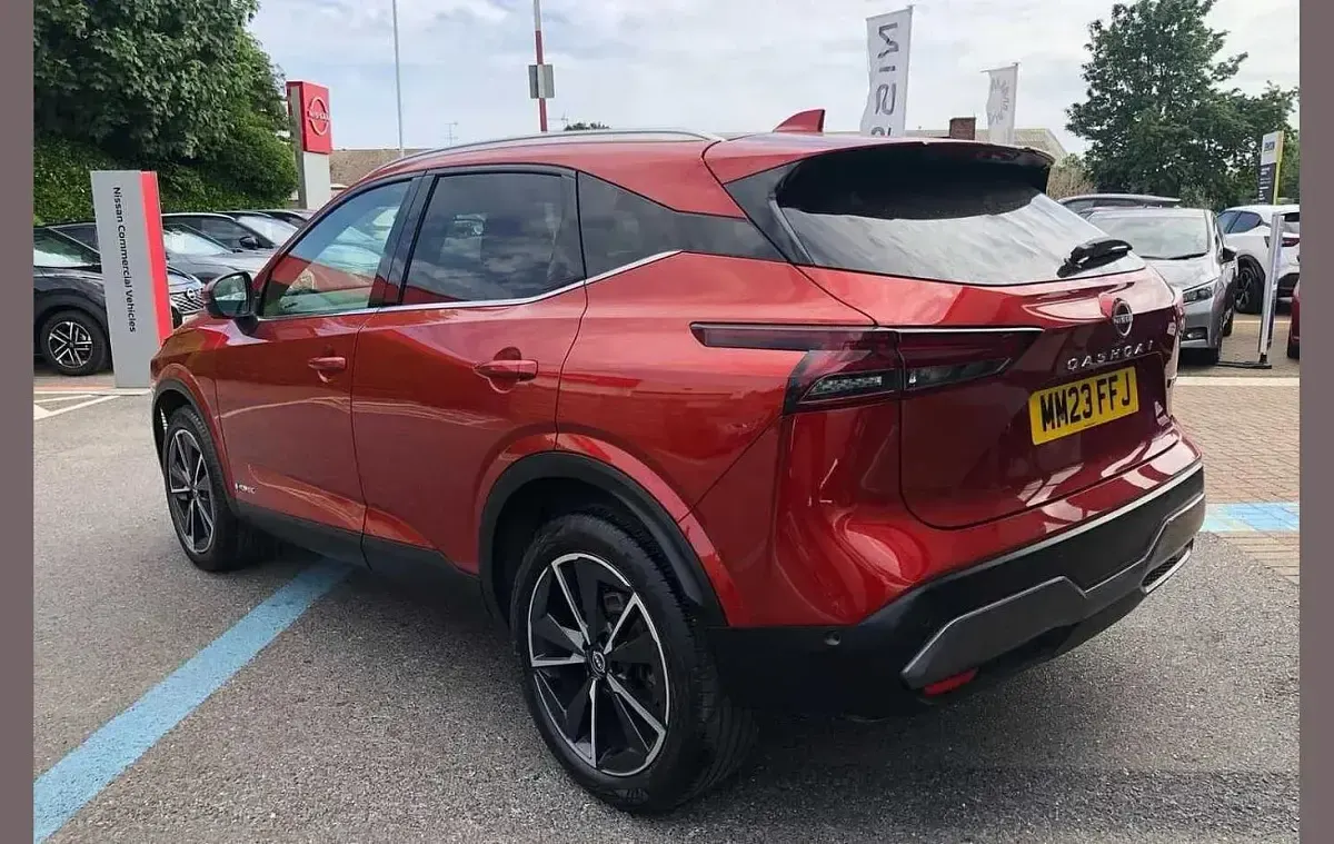 Used Nissan Qashqai Tekna 190 HP (139 kW) 2023 Red SUV