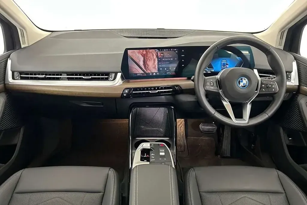 Used BMW 225 Luxury Line 241 HP (177 kW) 2025 Blue Hatchback