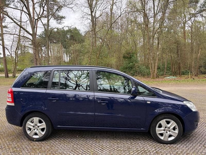 Used Vauxhall Zafira 120 HP (88 kW) 2014 Blue MPV
