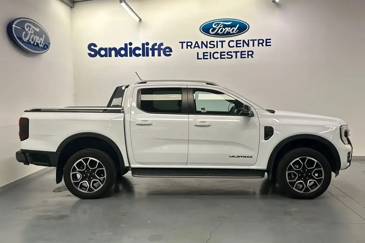Gebraucht Ford Ranger Wildtrack 241 PS (177 kW) 2024 Weiß Pickup
