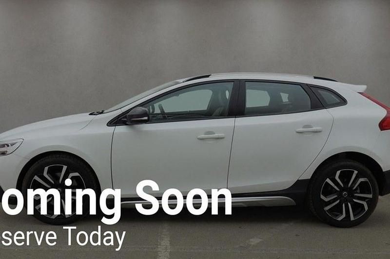 Usado Volvo V40 CC Pro 152 HP (111 kW) 2018 Carrinha