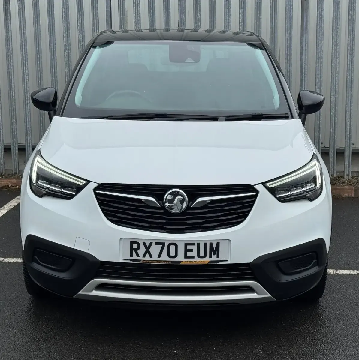 Used Vauxhall Crossland X SRi 83 HP (61 kW) 2020 White SUV