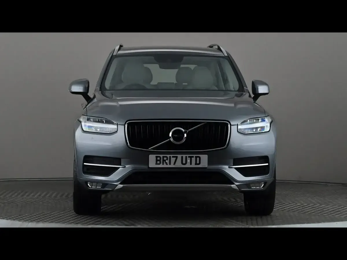 Used Volvo XC90 Momentum 2017 Grey SUV