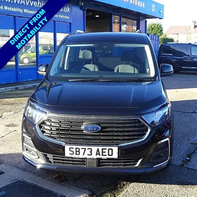 Used Ford Tourneo Connect Titanium 122 HP (89 kW) 2023 Black MPV