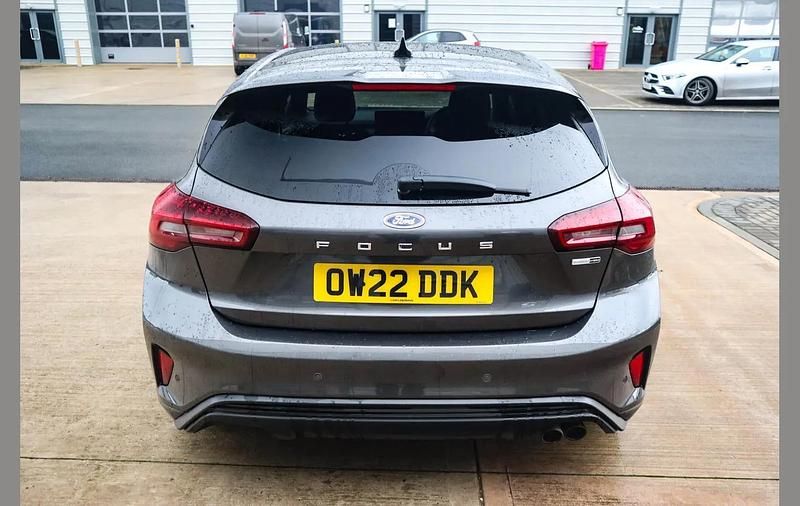 Used Ford Focus ST-Line 153 HP (112 kW) 2022 Grey Hatchback