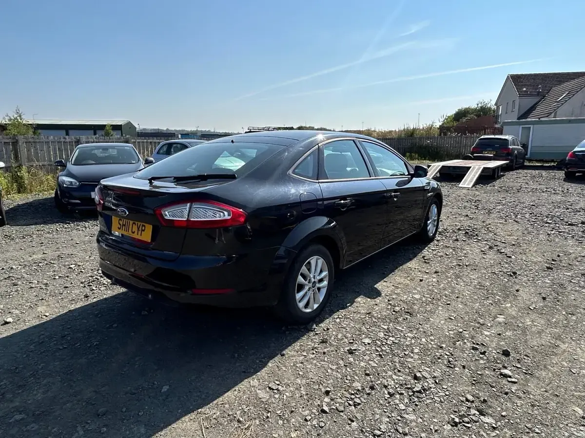 Used Ford Mondeo Zetec 145 HP (106 kW) 2011 Black Hatchback