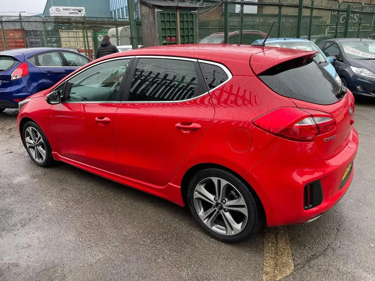 Used Kia Ceed GT-Line 136 HP (100 kW) 2016 Red Hatchback