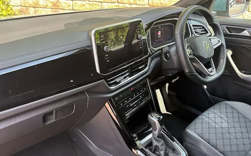 Used VW T-Roc R-line 150 HP (110 kW) 2025 SUV