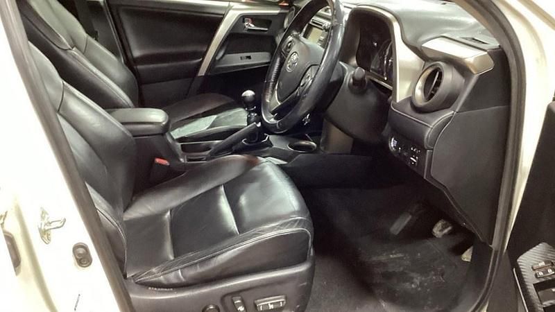 Used Toyota RAV4 2013 White Estate